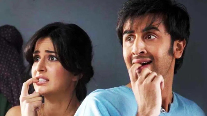 মধ্যরাতে ক্যাটরিনার বাসায় রণবীর, সাংবাদিক দেখেই ছিনিয়ে নেন ক্যামেরা