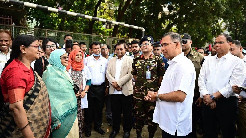 হাসপাতাল পরিদর্শন করে অসন্তোষ প্রকাশ প্রধানমন্ত্রীর: ডেঙ্গু মনিটরিং জোরদারে ৭ দিনের আলটিমেটাম