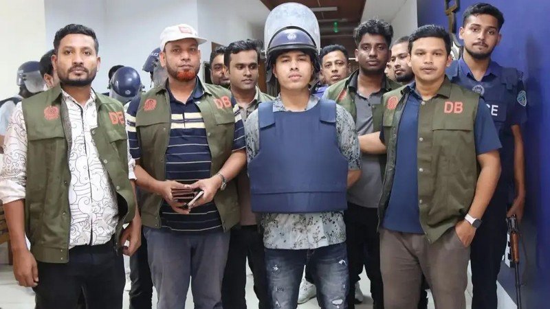 চট্টগ্রামে দুই হত্যা মামলায় ডেভিড ইমনের ৭ দিনের রিমান্ড