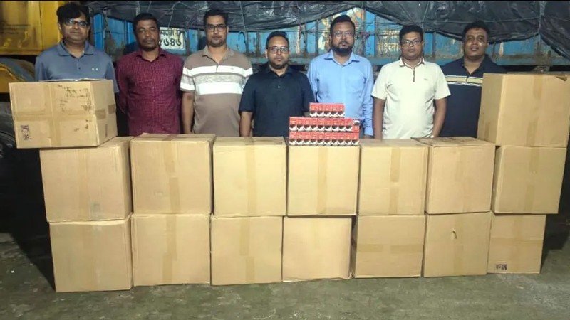 কক্সবাজারে নকল ব্যান্ডরোলের সাড়ে ৪ লাখ সিগারেট জব্দ