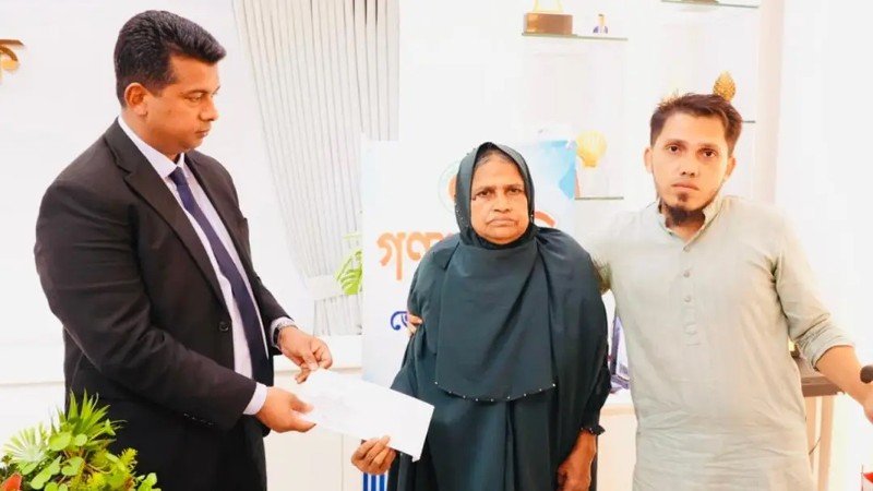 সন্দ্বীপে পৈতৃক ভিটা দখল করে সড়ক নির্মাণের অভিযোগ যুবদল নেতার বিরুদ্ধে