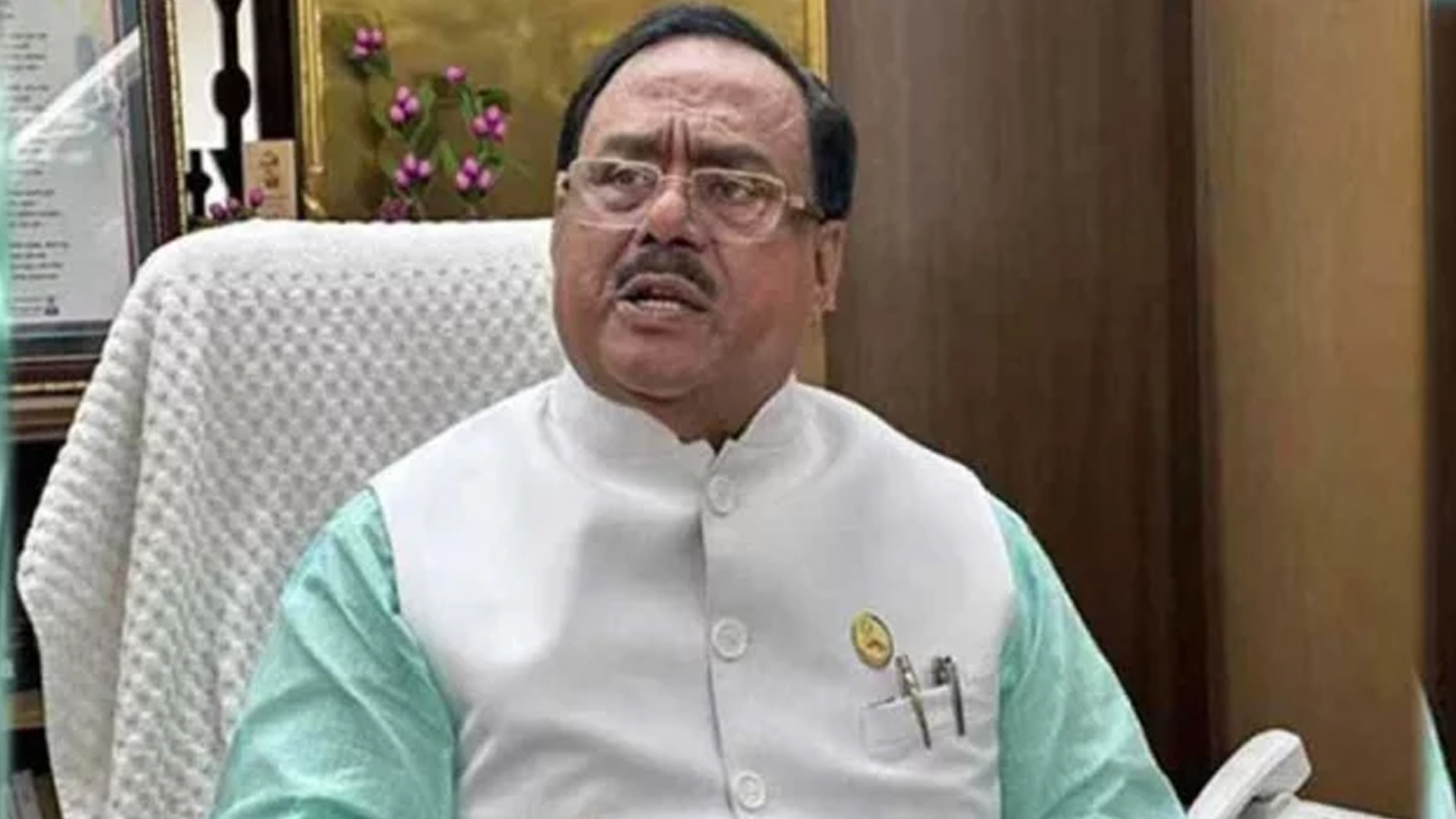 দুদকের মামলায় গ্রেপ্তার সাবেক খাদ্যমন্ত্রী সাধন চন্দ্র