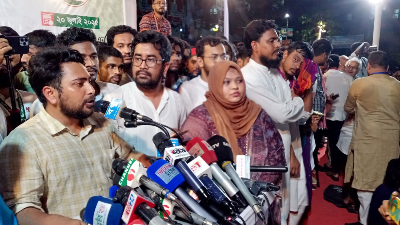 কক্সবাজারে এনসিপির নেতারা সত্য উন্মোচন করেছেন : নাহিদ