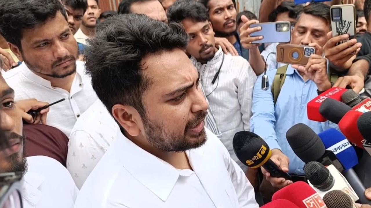 ১৫ নভেম্বরের মধ্যে প্রার্থীদের তালিকা প্রকাশ করবে এনসিপি : নাহিদ ইসলাম