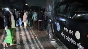 গাজীপুরে গুলি ও ককটেল ফাটিয়ে ডাচ-বাংলা এজেন্টের ২৪ লাখ টাকা ছিনতাই - দৈনিক  প্রথম বেলা