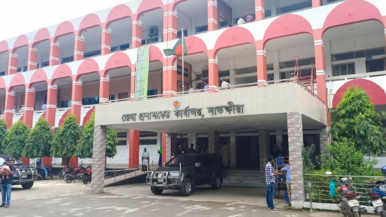 লিখিত ও ভাইভায় হাতের লেখার অমিল, বাসা থেকে ডেকে এনে প্রার্থী আটক