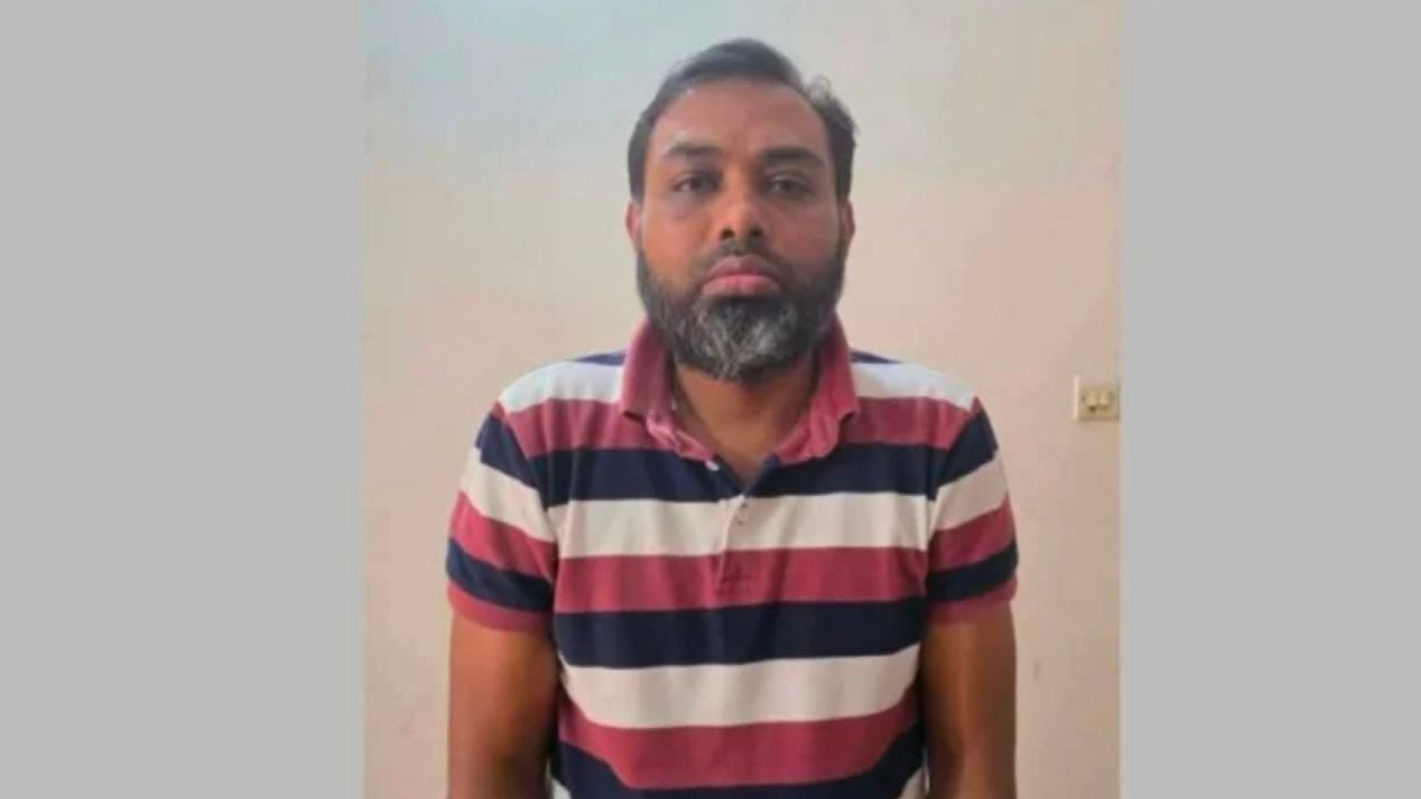 সাবেক স্বরাষ্ট্রমন্ত্রীর ‘ক্যাশিয়ার’ মিজানুর রহমান গ্রেপ্তার
