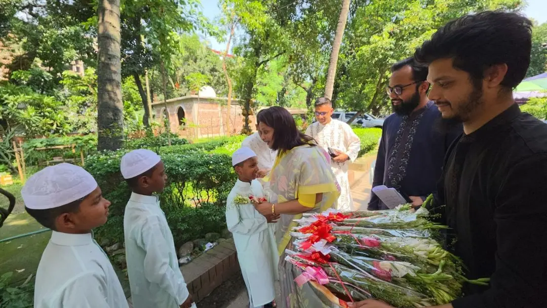 এতিম-দুস্থ শিশুদের সঙ্গে ঈদ উদযাপন করলেন ডিসি ফরিদা খানম