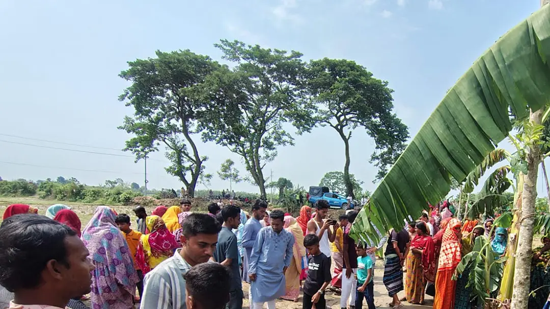 রাতভর নিখোঁজের পর সকালে মিলল কৃষকের ঝুলন্ত মরদেহ