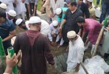 বাবা-মায়ের কবরের পাশে চিরনিদ্রায় শায়িত তোফায়েল আহমেদ